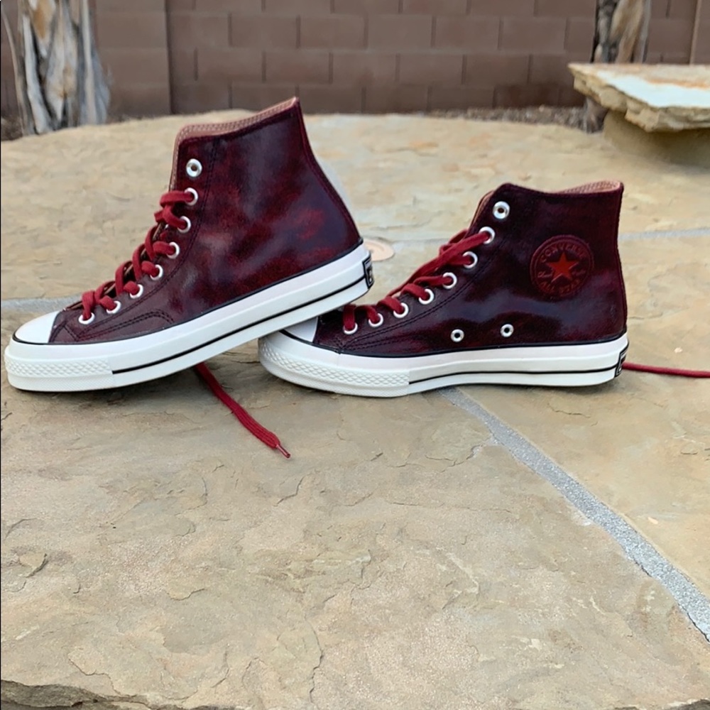 NWOT women’s size 8.5 Chuck Taylor Converse